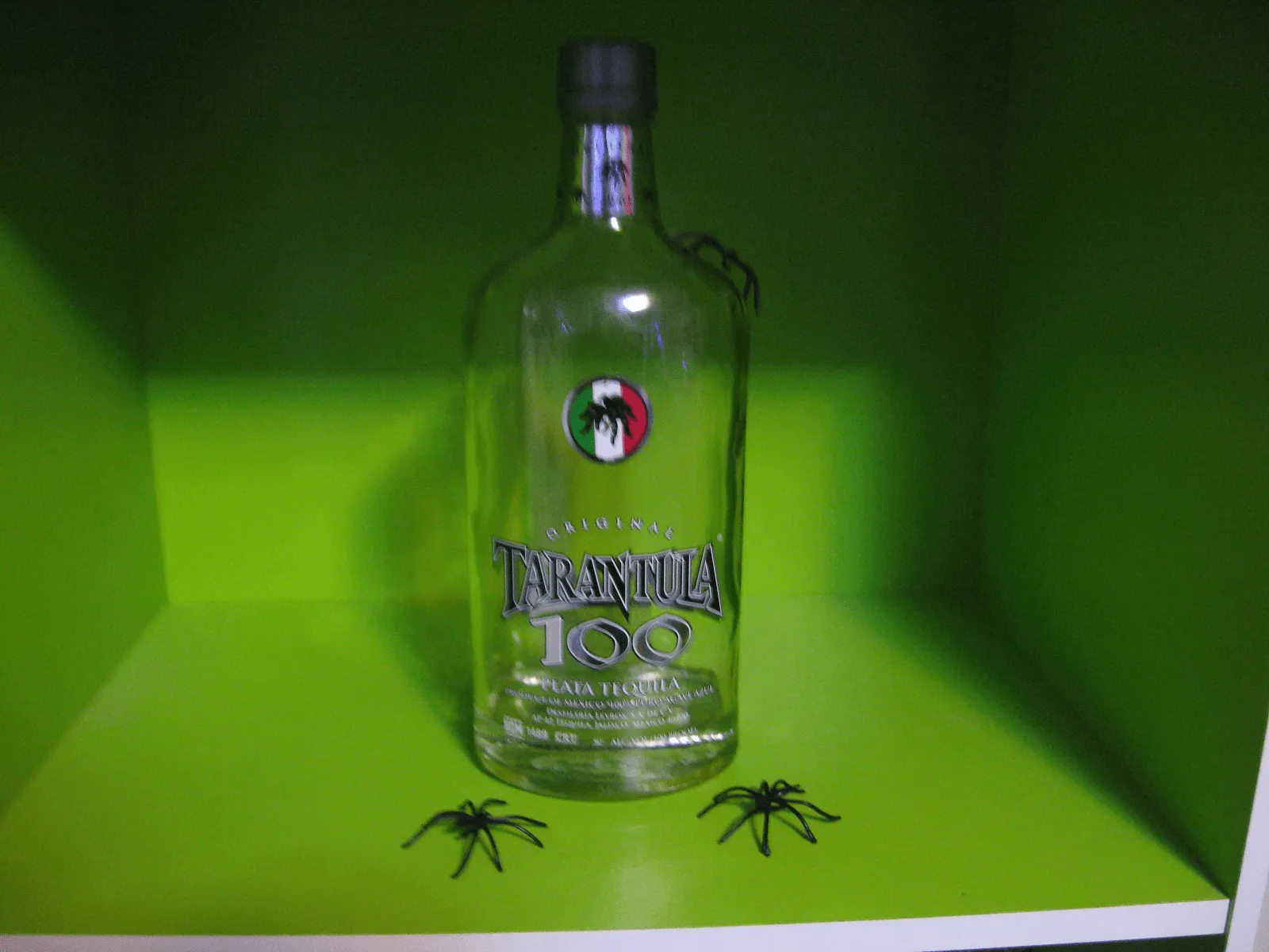 /img/16792-tarantula-tequila-cocktail.webp